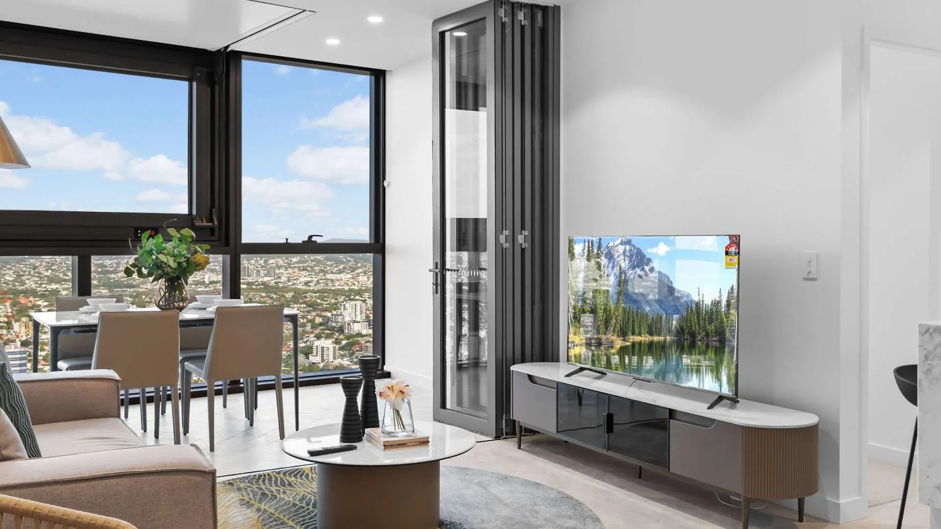 Qwr Escape River And City Views Brisbane