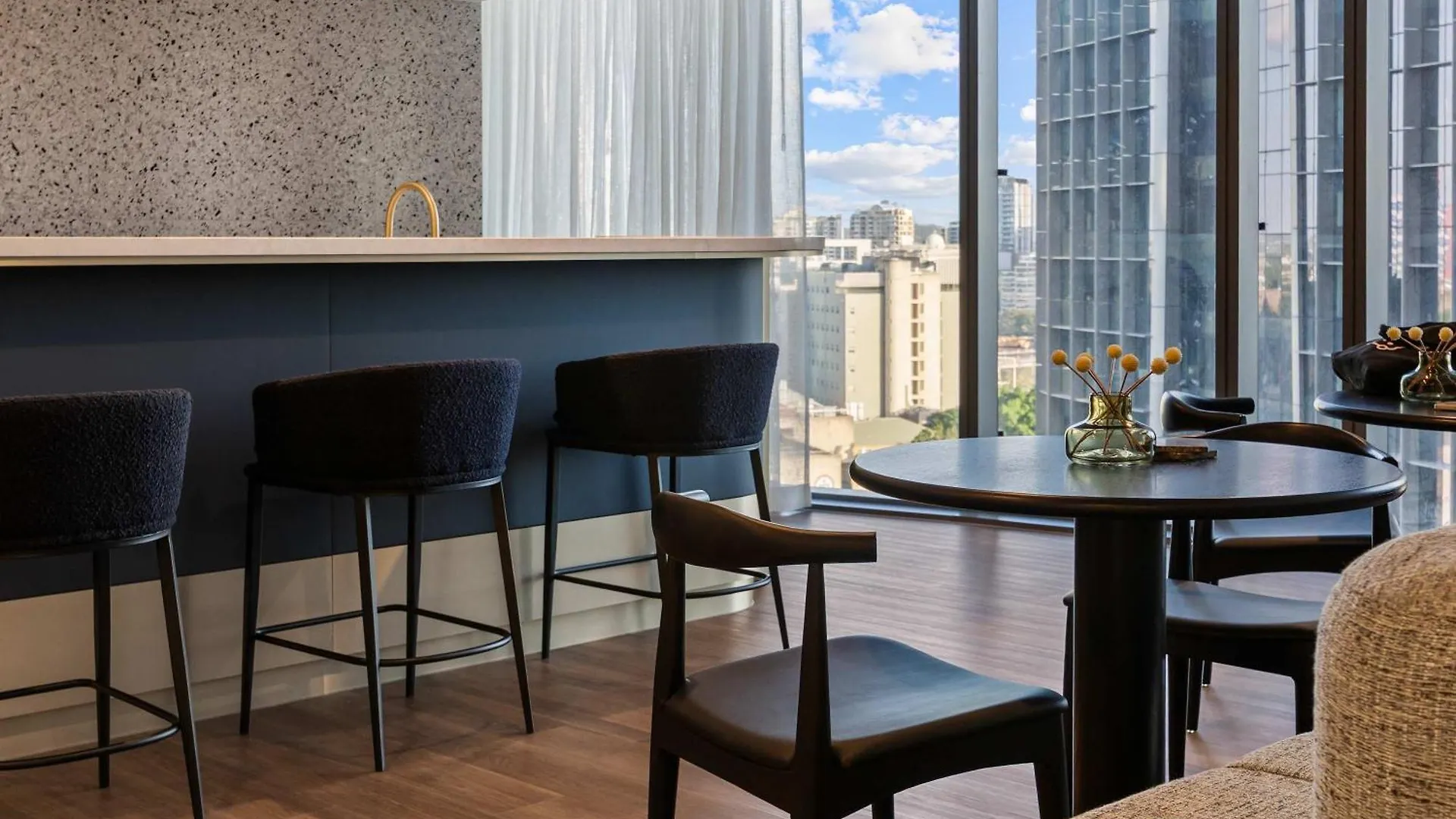 Apartment Qwr Escape River And City Views Brisbane Australia