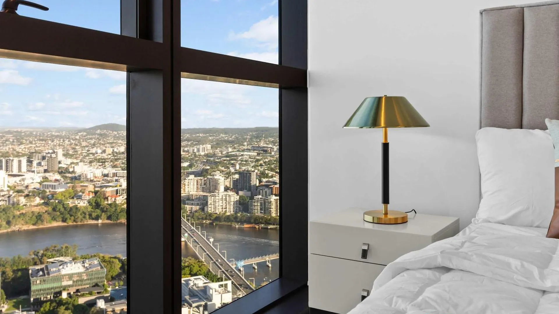Qwr Escape River And City Views Brisbane
